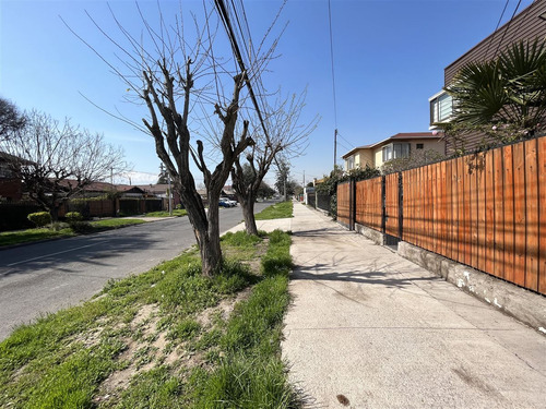 Casa En Venta De 3 Dorm. En La Cisterna