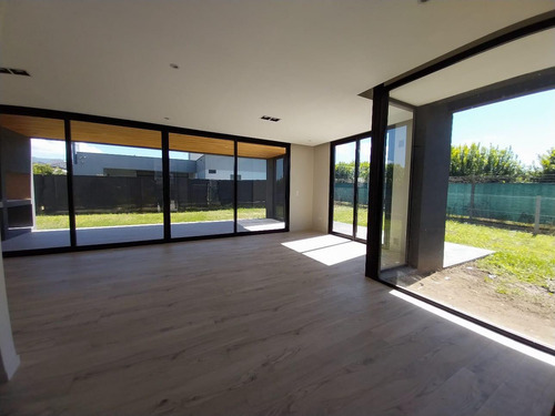 Espectacular Casa En Venta En Alto Verde 3, Yerba Buena