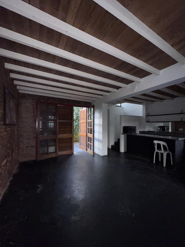 Departamento En Alquiler Con Patio, Bernal. Sin Expensas