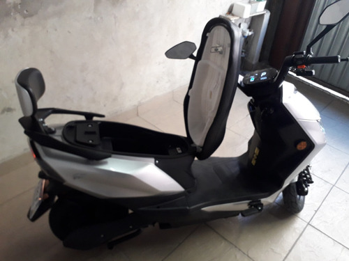 Moto Autopropelido Nxt E-kay 2025