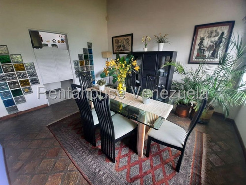Bello Townhouse En Venta Ubicado En La Tahona 25-15574