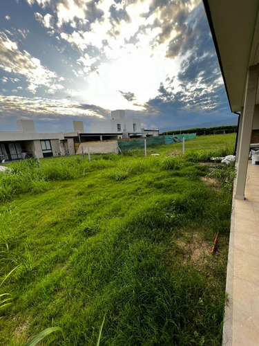 Casa En Venta En Las Quintas 2