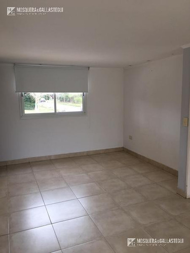 Imagen 16 de 25 de Vta / Alq - Excelente Casa En Talar Del Lago 1