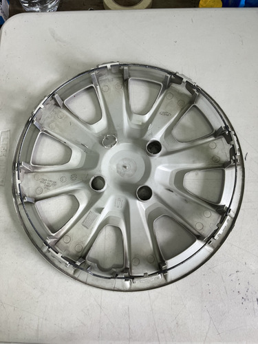 Tapón Copa Polvera De Fiesta Ikon R14 (Usado)