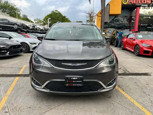 Chrysler Pacifica Limited 2018