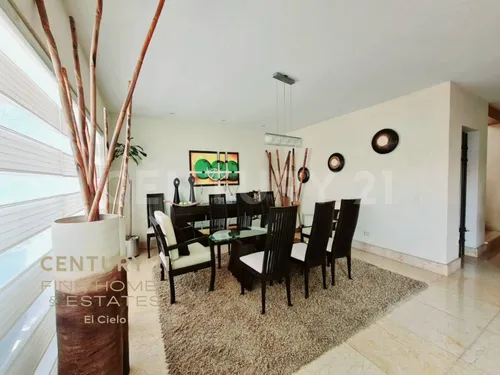 Venta De Casa En La Vista Country Club, Atlixcáyotl, Puebla, De 3 Recámaras