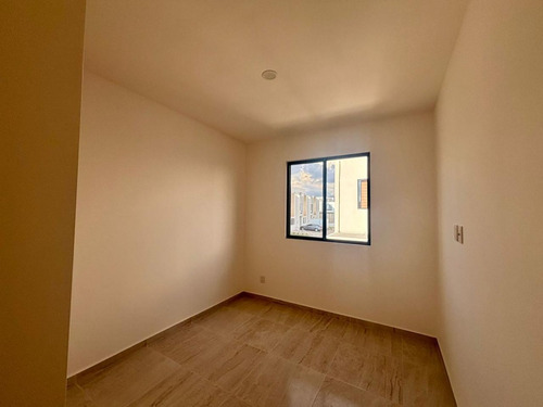 Casa En Venta Ubicada En Fraccionamiento Parque La Rayana Ii, Lomas De Angelópolis 3 Jj