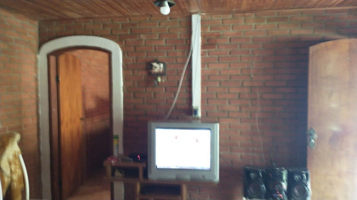 Imagem 21 de 30 de Chácara 15mil M2, Rica Em Água Com Nascentes, Tanque Com Peixes E Rio, Casa Sede Com 3 Dormitórios /1suíte, Casa Caseiro, Canil, Baia, Pomar, Piscina - Ch00253 - 70809480