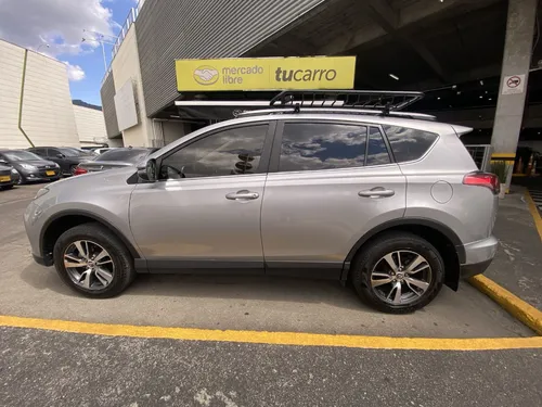 Toyota RAV4 2.5 Xroad