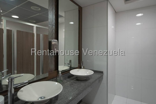 Inmejorable Oficina En Venta El Rosal, Lista Para Operar