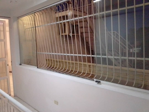 Imagen 21 de 30 de Casa En Venta Espectacular Tres Plantas En Conj Residencial Pozo Y Planta Peq. Inf: 0424-4040417