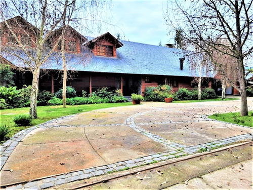 Vendo Hermosa Casa Estilo Canadiense Las Palmas Del Oliveto