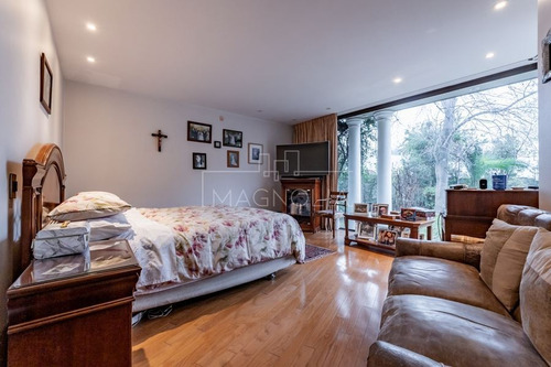 Casa En Venta De 6 Dorm. En Lo Barnechea