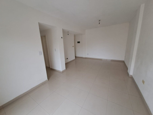 Imagen 6 de 14 de Departamento En Venta En Castelar Sur