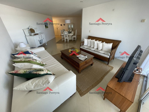 Imagen 1 de 25 de Amplio Apartamento De 3 Dormitorios + Dependencia A 100 Metros Del Mar