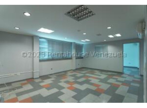 Imagen 3 de 30 de #23-28704 Hermoso Edificio Para Uso Comercial O De Empresa, En Los Ruices