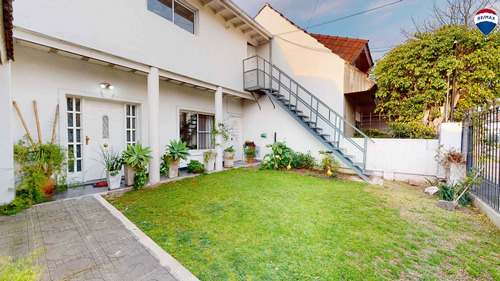 Venta Casa Multifamiliar Castelar Sur 6 Ambientes