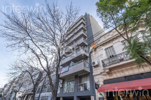Departamento - 2 Ambientes Con Balcón Y Cochera - Colegiales - Venta