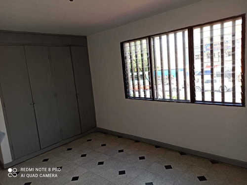 Estadio Calasanz Avenida 80 Segundo Piso Para Oficinas O Vivienda