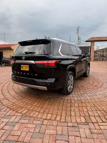 Toyota Sequoia 3.5 V6 Capstone