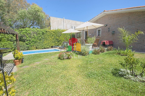 Casa En Alquiler De Temporada Con Piscina Climatizada Mansa