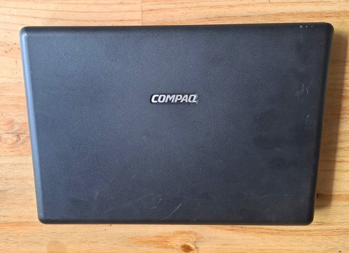 Notebook Compaq Presario F500 - Sin Cargador - A Revisar/rep Negro