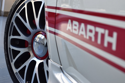 Imagen 7 de 15 de Fiat 500 1.4 Turbo Abarth - Car Cash