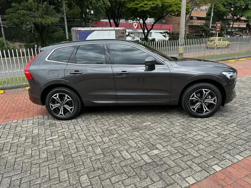 Volvo XC60 2.0 B5 Momentum Hybrida At 4x4