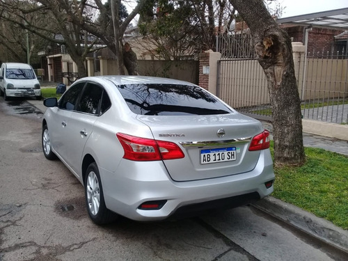 Imagen 3 de 11 de Nissan Sentra 1.8 Advance