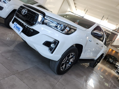 Toyota Hilux 2.8 Cd Srx 177cv 4x2