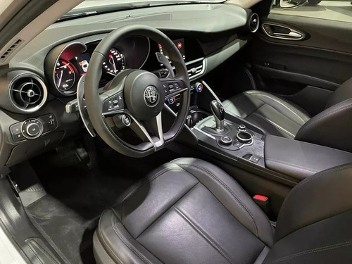 Alfa Romeo Giulia 2.0 200cv 200 Distinctive