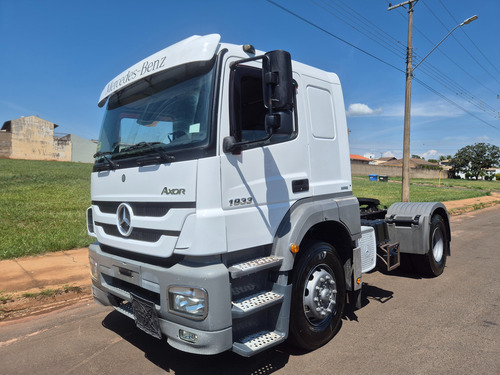 Mercedes Bens Axor 1933 4x2 2014 Automático