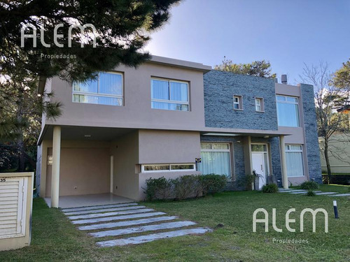Avestruz Y Paraiso - Casa 4 Dormitorios - Carilo