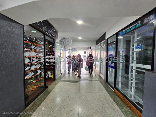 Oportunidad De Inversion Local En Venta Cc Galería Plaza Av. Bolívar, Maracay, 25-23064 Mv