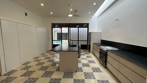 Casa(643r1 Azul) En Venta En El Centro De Mérida