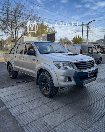 Imagen 3 de 14 de Toyota Hilux Sr 4x4 3.0tdi