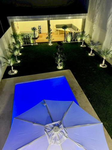 Casa Estilo Contemporáneo En Col. Tulipanes, Cuernavaca Morelos.