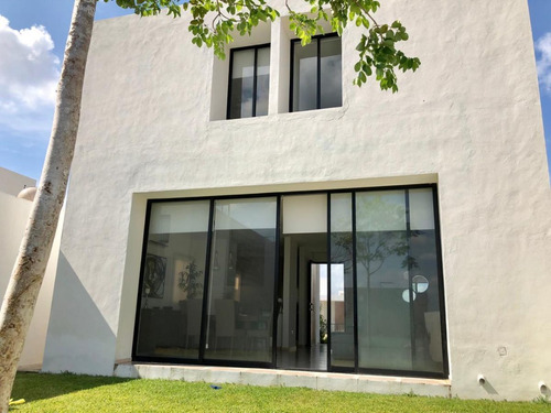 Casa En Preventa De 2 Recámaras En Real Montejo, Amaral Iris