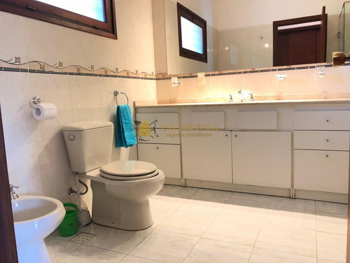 Muy Buena Casa En Barrio Mary - Consulte-ref:2761