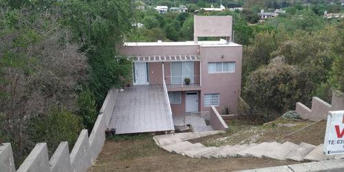 Casa En Venta En Tanti - Permuta Rosario