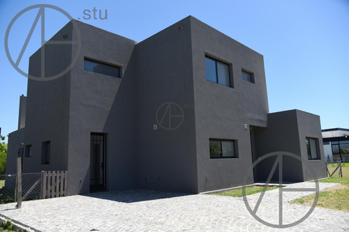 Casa En Venta De 5 Ambientes En Puertos