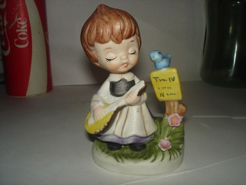 Figura De Porcelana Pintada A Mano De Gran Diseño Mide 10 Cm