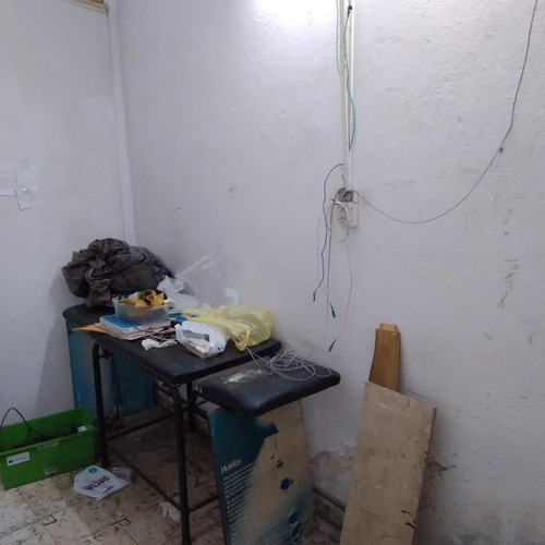 Imagen 6 de 15 de Local Con Vivienda A Refaccionar