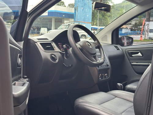Volkswagen Fox 1.6 MSI TOTAL FLEX CONNECT 4P I-MOTION