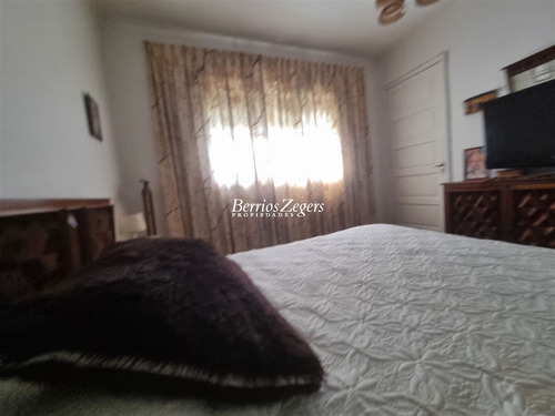 Casa En Venta De 3 Dorm. En Ñuñoa