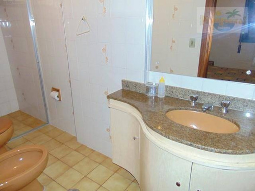 Imagem 10 de 30 de Praia De Pitangueiras - Local Nobre - Morro Do Maluf - 2 Vagas - Excelente Apartamento - 50 Metros Da Praia Da Enseada Ou Pitangueiras. - Ap1606