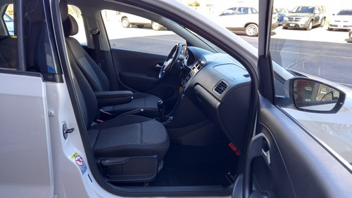 Imagen 5 de 11 de Volkswagen Polo 2018 1.6 Msi Comfortline