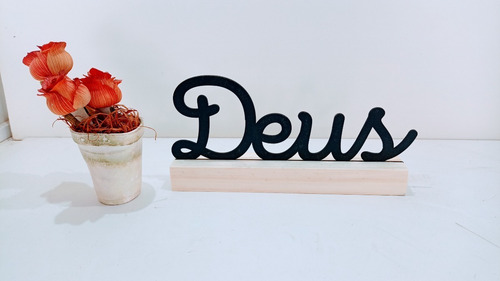 Imagem 2 de 7 de Enfeite Decorativo Palavra Deus Mdf Preto Com Base De Pinus