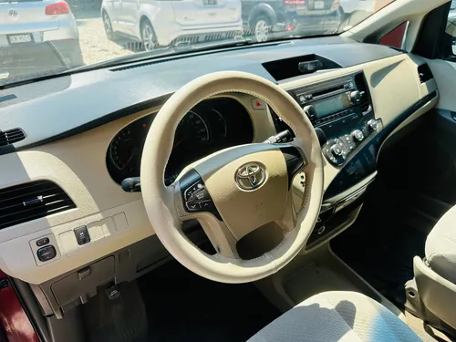 Toyota Sienna 3.5 Ce At