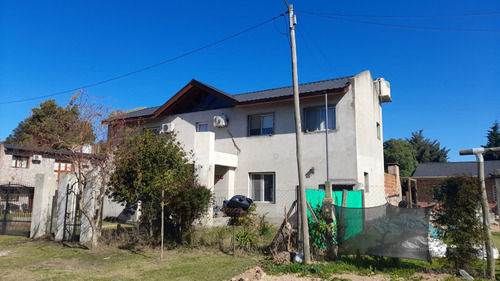 Casa En Venta - 3 Dormitorios 3 Baños - Cochera - 600mts2 - Villa Parque Sicardi, La Plata